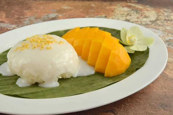 Mango Klistret Ris Thai Køkken Traditionel Thailandsk Dessert - Stock-foto