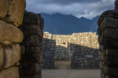 Machu Pichu harabelerinin manzarası, Peru