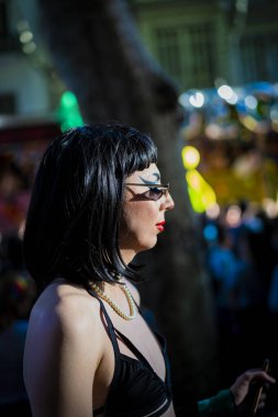 Buenos Aires, Arjantin - 11 / 02 / 2019: Buenos Aires geçit töreninde poz veren Trans kızı 