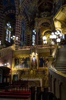 Buenos Aires, Arjantin - 10 / 27 / 2019: Maria Auxiliadora Bazilikası manzarası. 1900 ve 1910 yılları arasında inşa edilen eser, Don Bosco 'nun Satıcıları tarafından Arjantin' de yapılan en büyük çalışmalardan biridir.