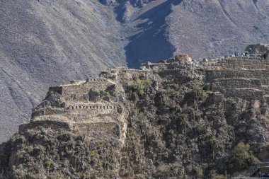 Ollantaytambo 'nun harabelerinin manzarası