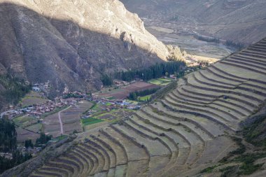 Pisaq 'ın arkeolojik alanının manzarası