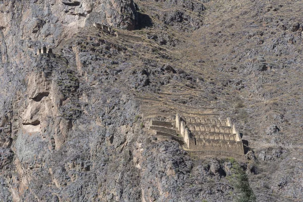 Ollantaytambo 'nun harabelerinin manzarası