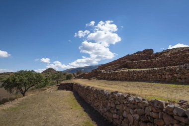 Pikillaqta arkeolojik kompleksi. Antik Peru 'da İspanyol döneminden kalma bir şehrin kalıntılarından oluşan bir arkeolojik alan mı?
