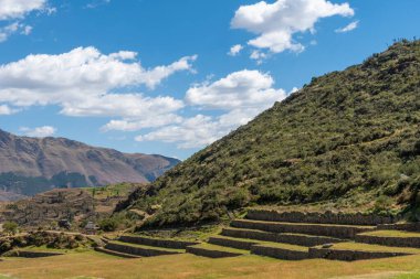 Tipon arkeolojik alanı. Burası Güney Vadisi adı verilen bir gezide ziyaret ediliyor.