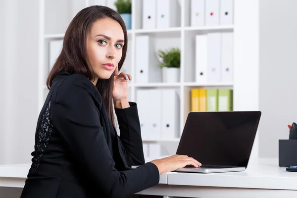 Annoyed business lady — Stock Photo, Image