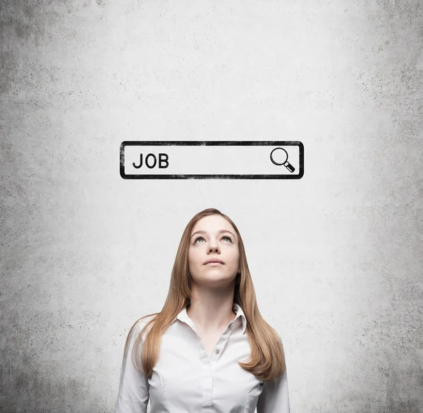 Blond meisje op zoek naar een baan — Stockfoto