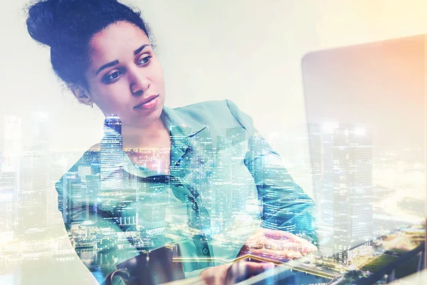 African american woman in office — Stock Photo, Image