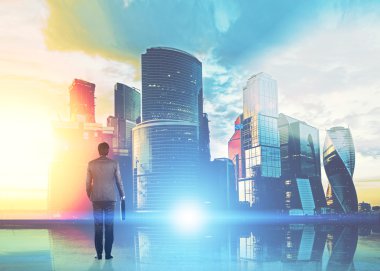 Moskova'ya bakan bavullu adam