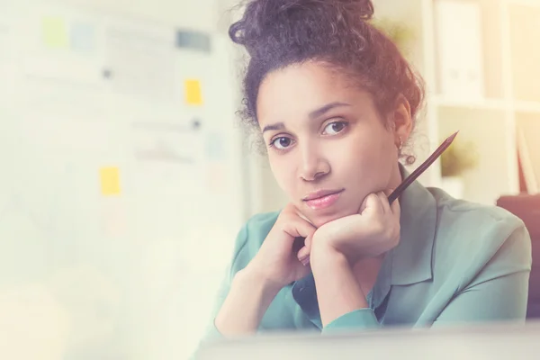 Black woman portrait in the office — Stock Photo, Image