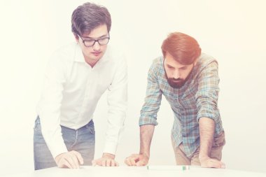 Erkekler planları, tonda incelenmesi