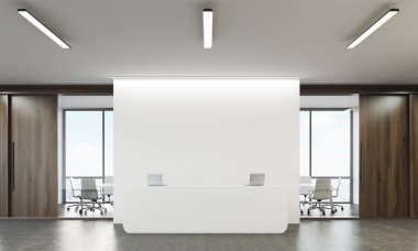 İki dizüstü bilgisayarlı resepsiyon masası