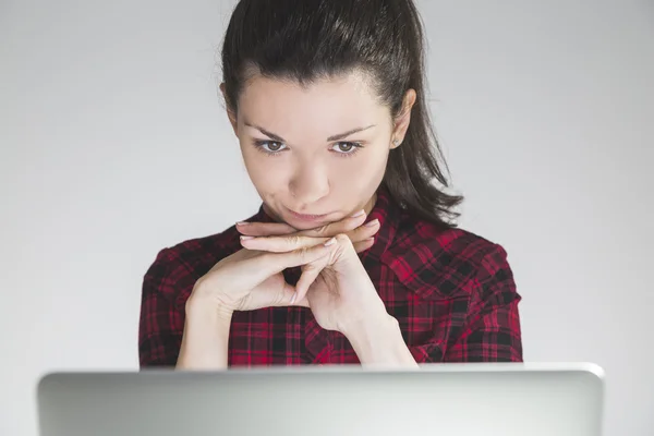 Young hacker is picking her victim — Stockfoto