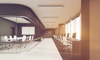 Office tonda iş istasyonları, sıra ile uzun toplantı odasında