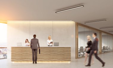 Resepsiyonistler Office için konuşan adam