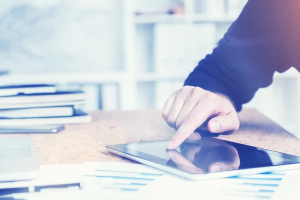 Man using pad closeup, toned — Stock Photo, Image