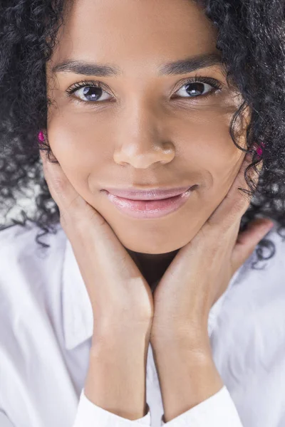 Gros plan du portrait sexy de fille afro-américaine — Photo