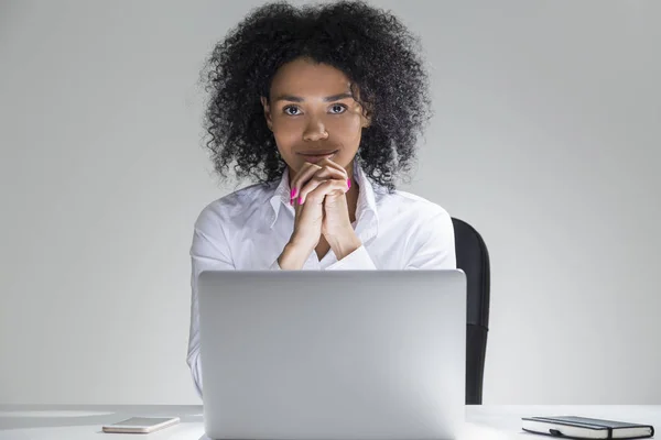 Hopeful cute office employee — Stock Photo, Image