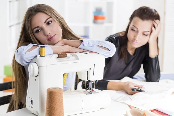 Mujer soñando con convertirse en un modisto —  Fotos de Stock