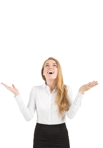 Mujer disfrutando de lluvia invisible — Foto de Stock