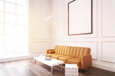 Poster, kahverengi kanepe ve bir kahve ile bir oturma odası yan görünüm 