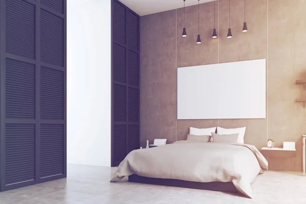 Dormitorio con póster y una ventana en una pared negra, tonificado —  Fotos de Stock