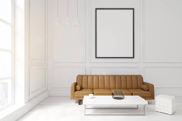 Pokój dzienny z plakatu, brązowy sofa i stolik kawowy — Zdjęcie stockowe