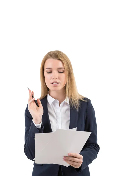 Mujer rubia con documentos y una pluma —  Fotos de Stock