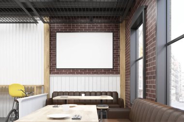 Diner iç sarı ve kahverengi mobilya ile