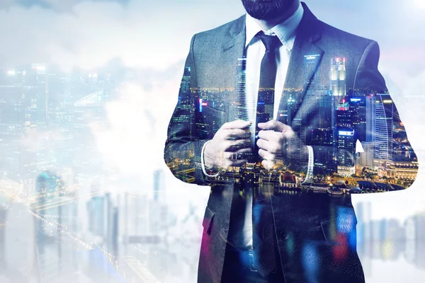 Close up of a bearded businessman in a city — Stock Photo, Image