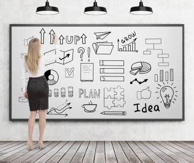 Arkadan görünüş sarışın bir kadının iş fikir kroki çizim