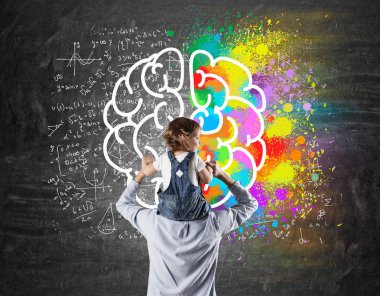 Baba ile oğlu omuzlarını ve beyin kroki