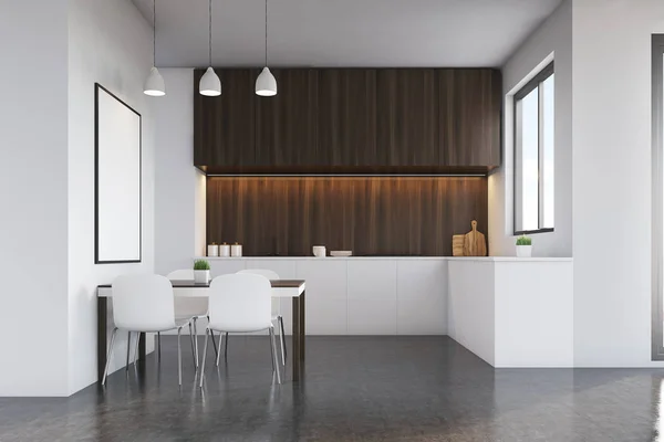 Cozinha com móveis de madeira escura e cartaz — Fotografia de Stock