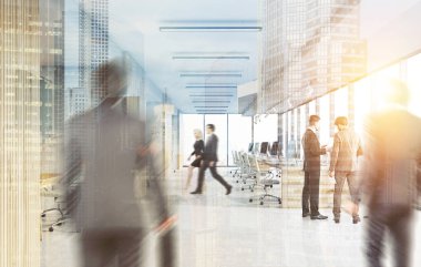 İnsanların Office arkadan görünüş