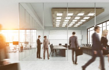 Şirket çalışanları kendi işyerinde