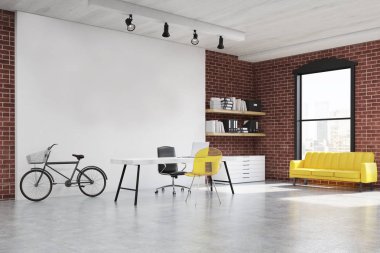 Sarı kanepe ile ev ofis