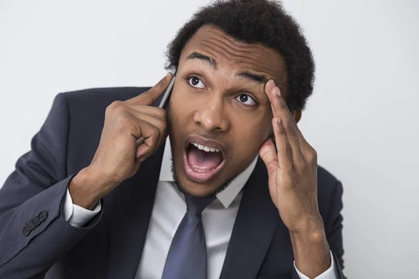 Gros plan de l'homme afro-américain frustré — Photo