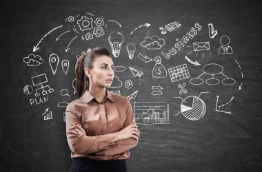 Kız kahverengi gömlek ve iş kroki.