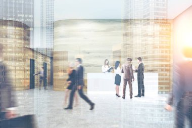 Meşgul ofis. İnsanlar yürüyüş, kapılar bir koridorda girme, konuşmak ve iş sorunları tartışıyor. Ahşap duvarlar, beton zemin. 