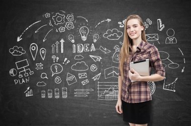 Kız kareli gömlek ve iş fikir kroki