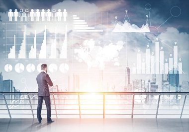 İş grafikleri bakan adam