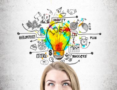 Kadının baş ve renkli bir fikir kroki kapat.