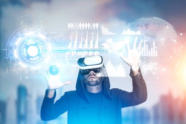 Adam vr bardaklarda tonda grafikler ile City, inşaat