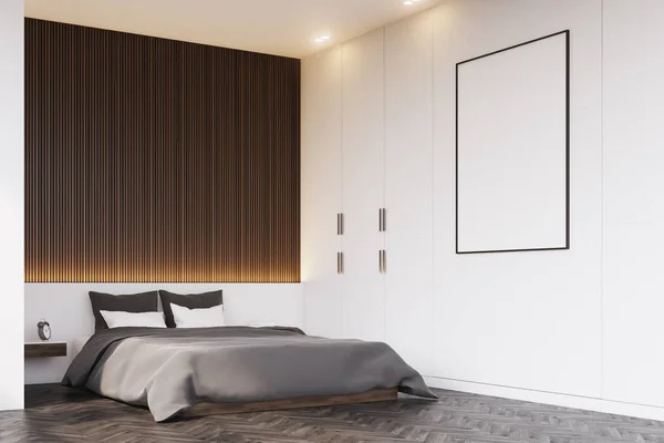 Esquina de dormitorio con pared de madera —  Fotos de Stock