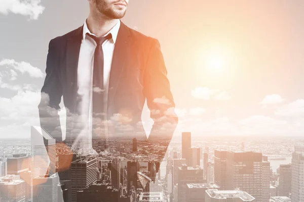 Bearded businessman and a city, toned — Stock Photo, Image