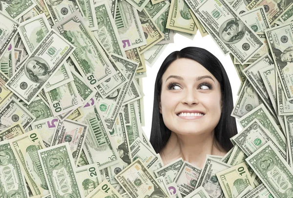 Schwarzhaarige Mädchen in einem Dollarrahmen. — Stockfoto