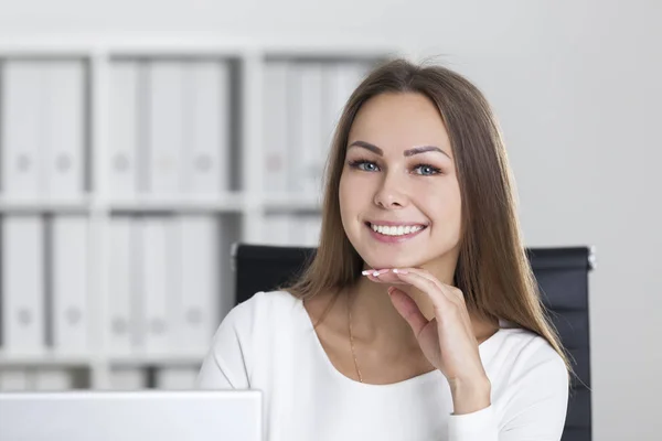 Vackra businesswomans porträtt. — Stockfoto