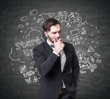 Dalgın sakallı adam ve bir başlangıç kroki