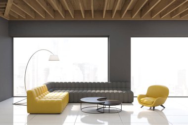 Panoramik pencerelere gri oturma odası