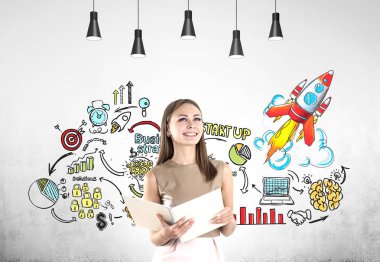 Büyük defter ve proje başlatmak kadın ile